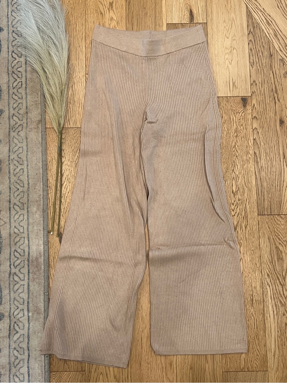 DYNAMITE | Ribbed Wide Leg Pants in Light Taupe